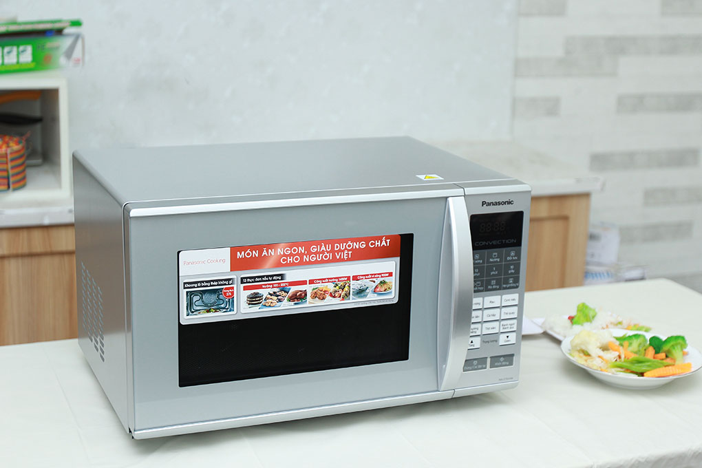 quan sát bề ngoài lò vi sóng